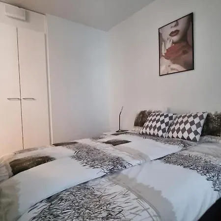 First Class-annankatu